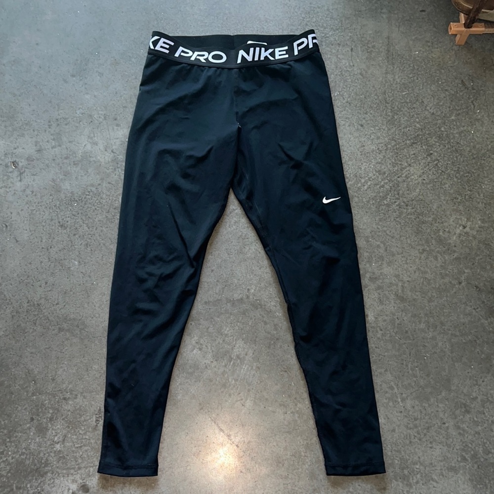 Women’s Nike Pro Leggings